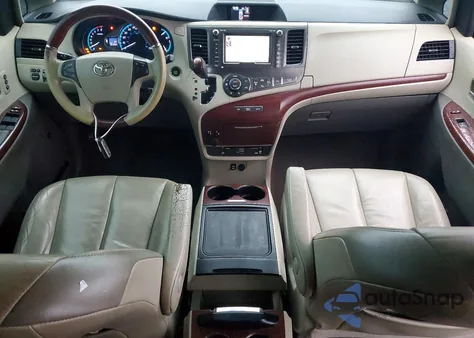 2013 Toyota Sienna Limited 7-Passenger z USA, uszkodzony, nr VIN 5TDDK3DC2DS061239